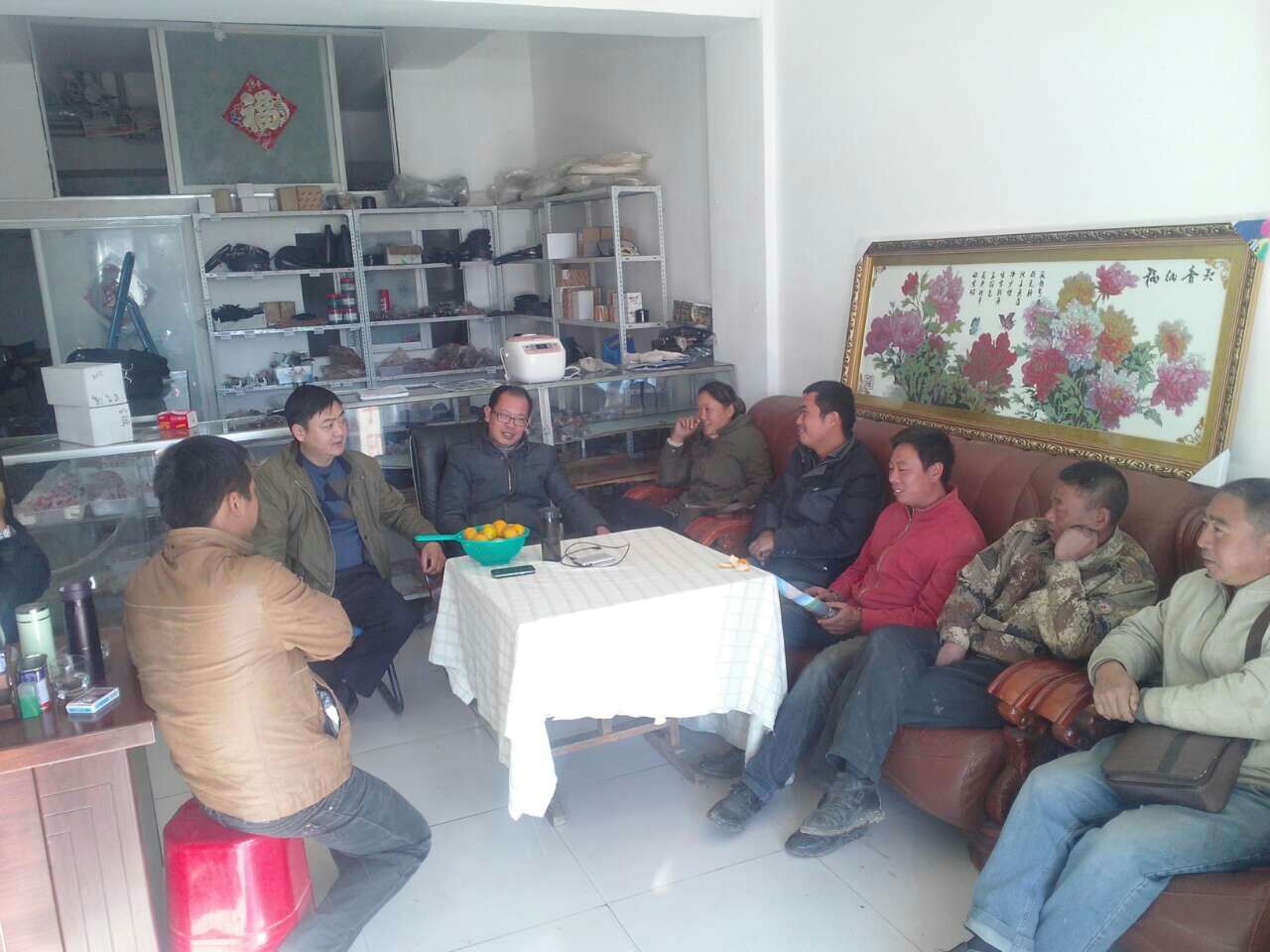 6.���ӹ�����Ա�����糿���кͻ�����̸ (1).jpg